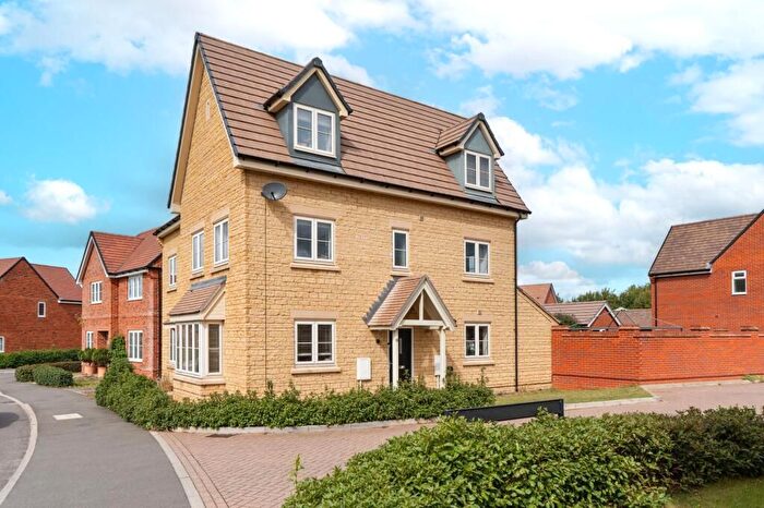 4 Bedroom Semi-Detached House For Sale In Hardcastle Drive, Kingston Bagpuize, Abingdon, OX13