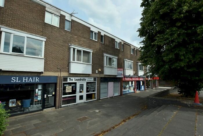 2 Bedroom Flat To Rent In Lidgett Lane, Leeds, West Yorkshire, LS8