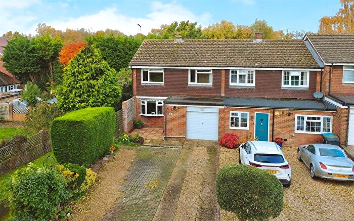 4 Bedroom End Terrace House For Sale In Howard Agne Close, Bovingdon, HP3