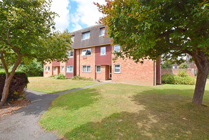 2 Bedroom Flat To Rent In Flat, Elm Dale, Elm Grove South, Barnham, Bognor Regis, West Sussex, PO22