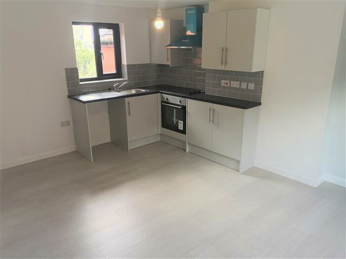 1 Bedroom Flat To Rent In Church Street, Brierley Hill, DY5