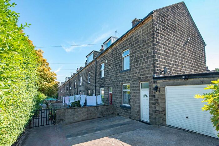 3 Bedroom End Of Terrace House For Sale In Queen Street, Steeton, BD20
