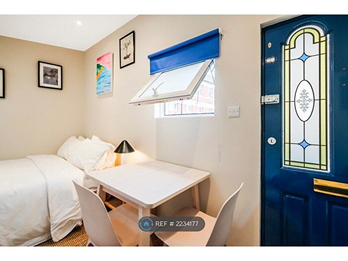 Studio To Rent In London, London, N16