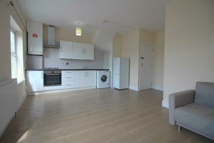 1 Bedroom Flat To Rent In Wood Street, London, E17