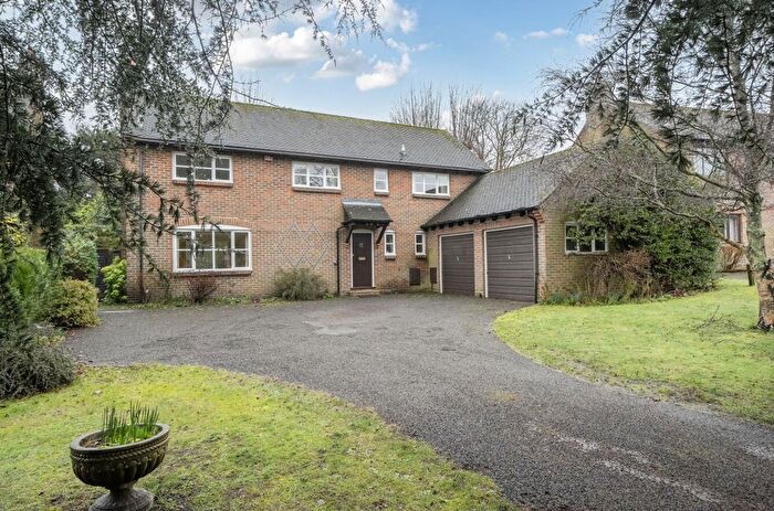 4 Bedroom Detached House For Sale In Selham Close, Chichester, PO19