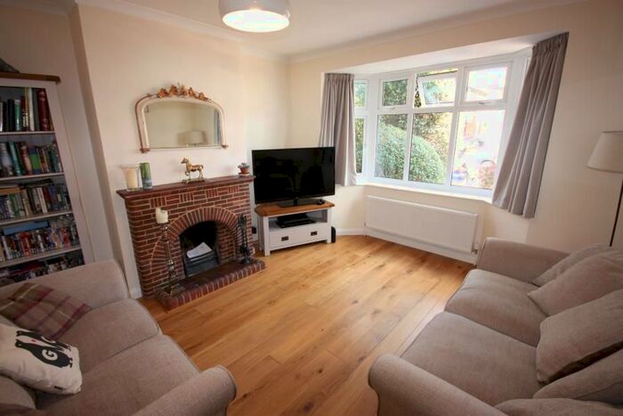 3 Bedroom Semi-Detached House To Rent In Byrefield Road, Guildford, GU2