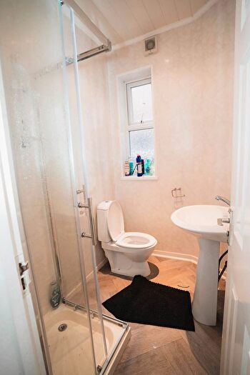 5 Bedroom Property To Rent In Richmond, Manchester, M14