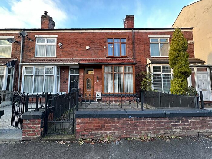 3 Bedroom Terraced House For Sale In St. Helens Road, Daubhill, Bolton, BL3