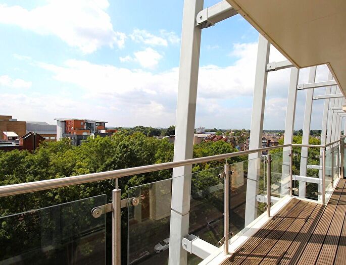 1 Bedroom Apartment To Rent In Kingston Riverside, KT2