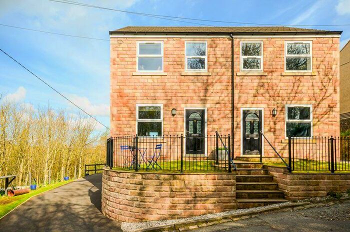 2 Bedroom Semi-Detached House For Sale In Small Knowle End, Buxton, SK17