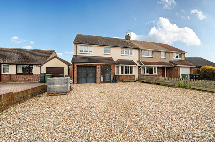 4 Bedroom Semi Detached House To Rent In Stallpits Road, Shrivenham, SN6
