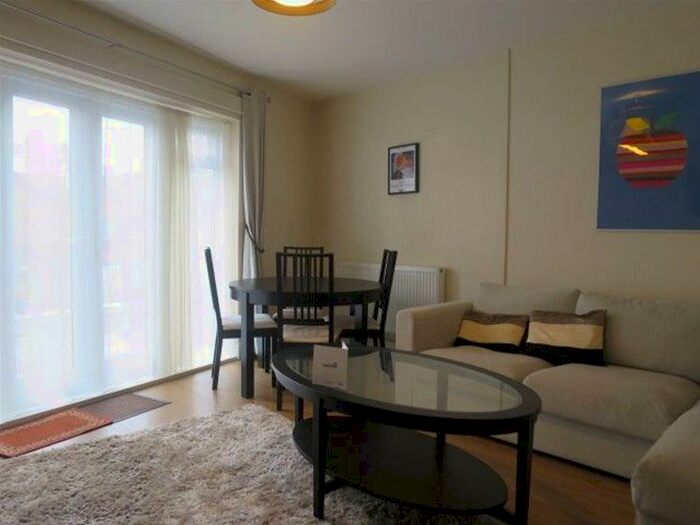 2 Bedroom Flat To Rent In London Road, Headington, Oxford, OX3