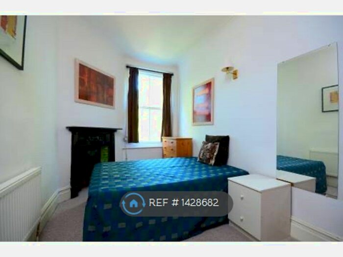 4 Bedroom Flat To Rent In Beaufort Mansions, London, SW3