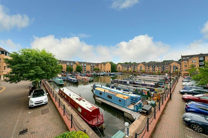 2 Bedroom Flat To Rent In Evans Wharf, Hemel Hempstead, HP3