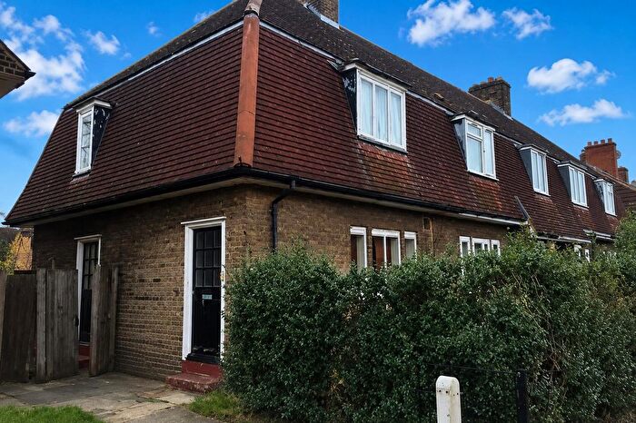 Studio To Rent In Knapmill Road, London, SE6