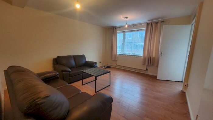 3 Bedroom Semi-Detached House To Rent In Star Lane, London, E16