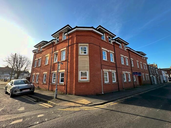 2 Bedroom Flat To Rent In Cotton Tree Court, Reynold Street, Hyde, SK14
