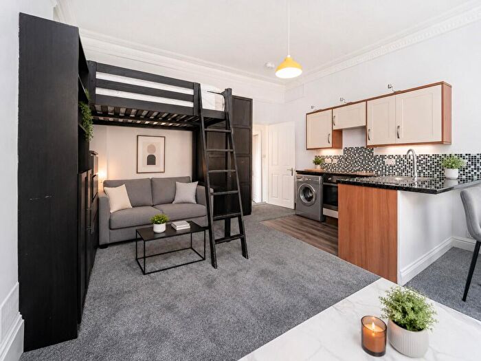 Studio To Rent In Oriental Place, BN1
