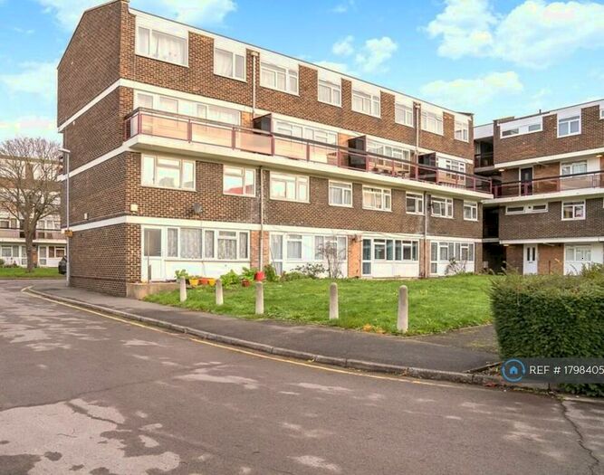 4 Bedroom Maisonette To Rent In Churchdown, Kingston Upon Thames, KT1