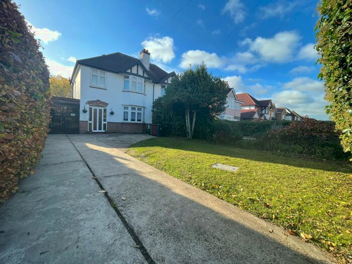 4 Bedroom Semi-Detached House To Rent In Langley Road, Slough, SL3