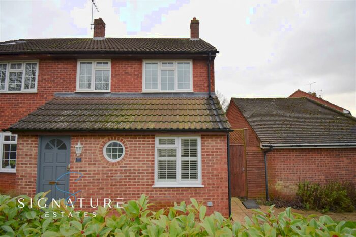 3 Bedroom Semi-Detached House To Rent In Pembridge Road, Bovingdon, Hemel Hempstead, HP3