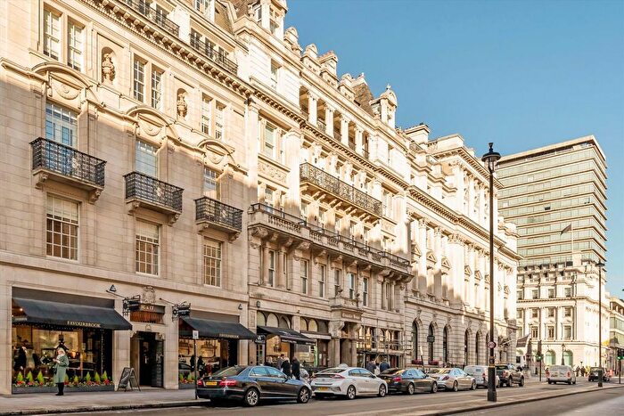 1 Bedroom Flat For Sale In Pall Mall, London, SW1Y