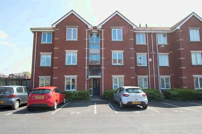2 Bedroom Flat To Rent In Pear Tree Place, Farnworth, Bolton, BL4