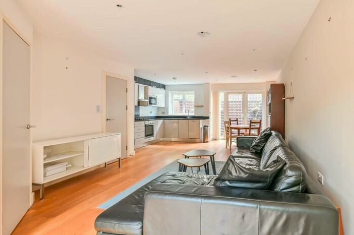 2 Bedroom House To Rent In Laurel Mews, Camberwell, London, SE5