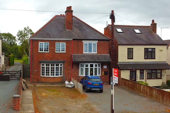 3 Bedroom Semi-Detached House For Sale In Ashby Road, Measham, DE12