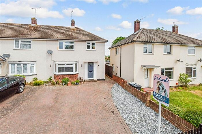 3 Bedroom Semi Detached House For Sale In Bishops Oak Ride, Tonbridge, Kent, TN10