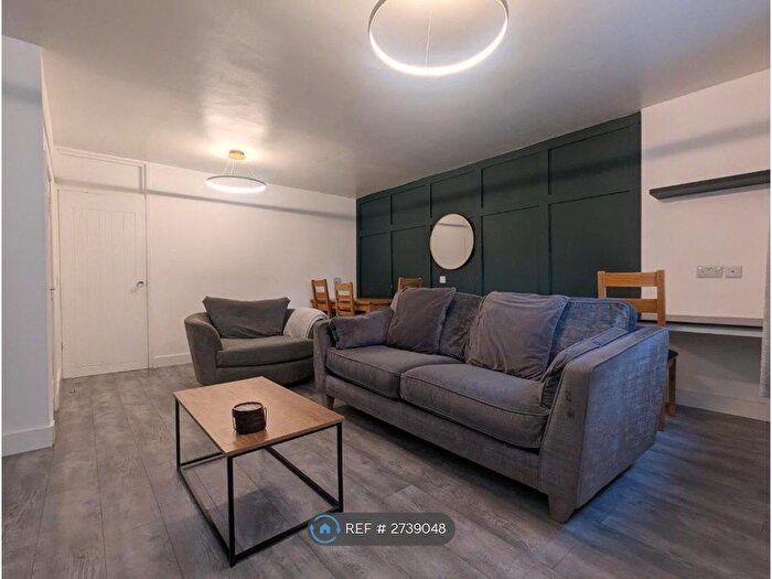 3 Bedroom Terraced House To Rent In Chester Road, Manchester, M15