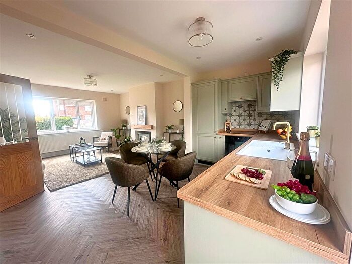 3 Bedroom Semi-Detached House For Sale In Eastgate, Bassingham, LN5