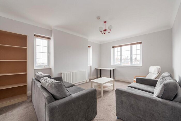 4 Bedroom Apartment To Rent In Haverstock Hill, London, NW3