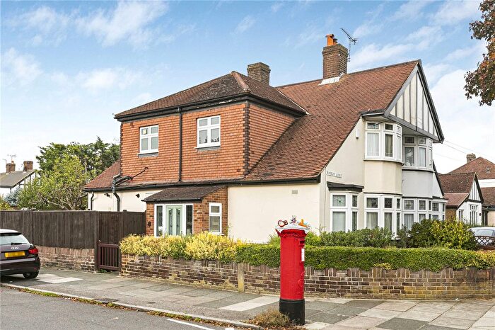4 Bedroom Semi-detached House For Sale In Waverley Avenue, Twickenham, TW2