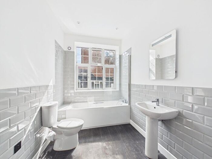 2 Bedroom Flat To Rent In A Liverpool Buildings, Worthing, BN11