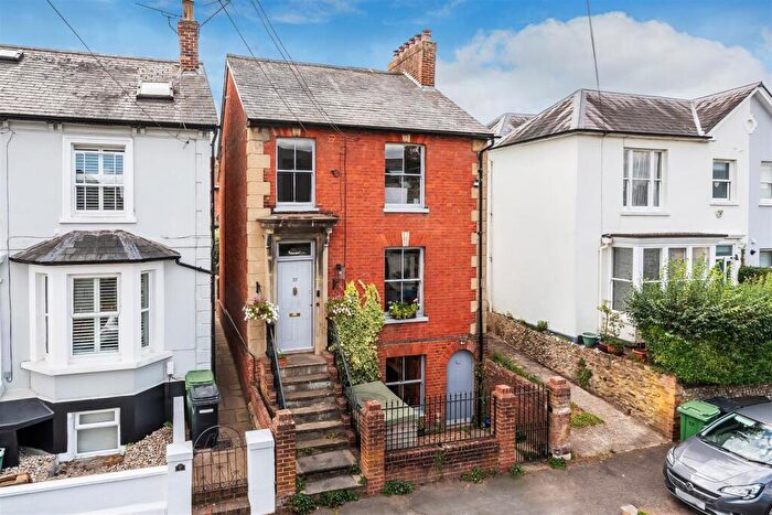4 Bedroom Detached House For Sale In Vincent Road, Dorking, RH4