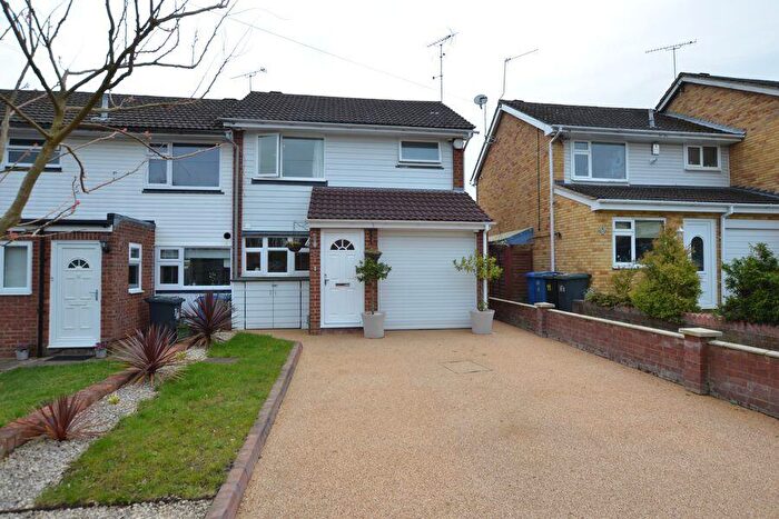 3 Bedroom Terraced House To Rent In Patten Avenue, Yateley, GU46