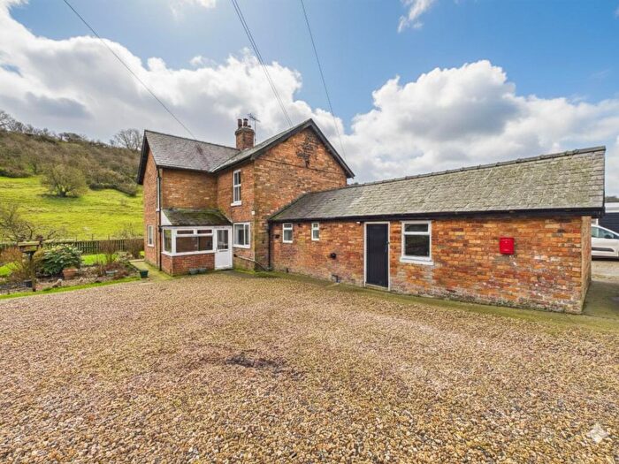 3 Bedroom Semi-Detached House To Rent In Bed Semi-Detached House, Fordon, Driffield, YO25