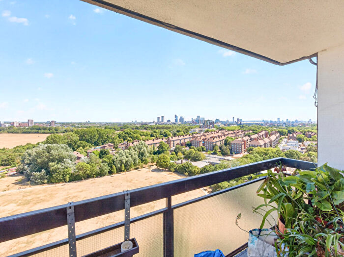 2 Bedroom Apartment To Rent In Daubeney Road, London, E5