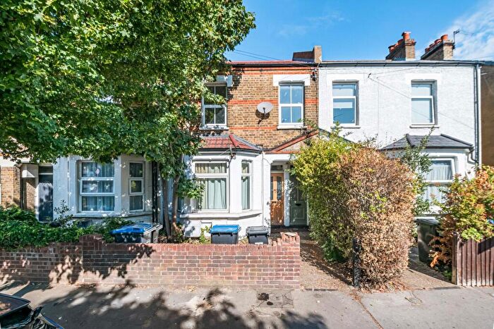 2 Bedroom Maisonette For Sale In Alexandra Road, Croydon, CR0