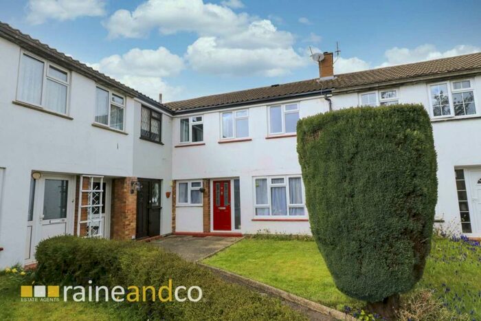 3 Bedroom Terraced House To Rent In Bradshaws, Hatfield, AL10