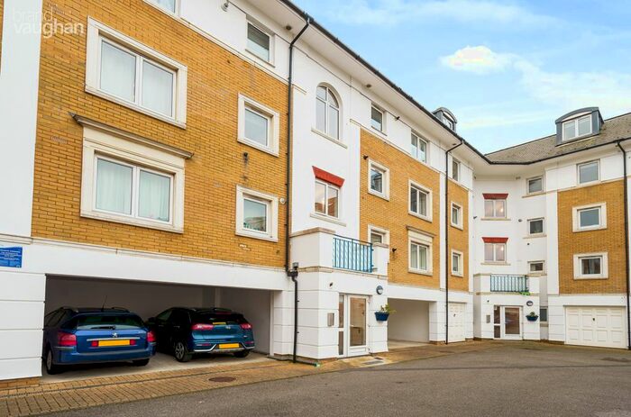2 Bedroom Flat To Rent In Merton Court, The Strand, Brighton, BN2