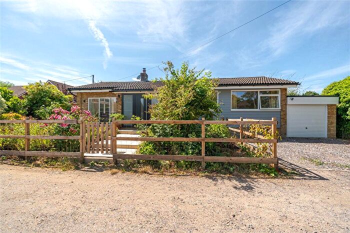 2 Bedroom Bungalow For Sale In Monktone Lane, Mortimer, RG7