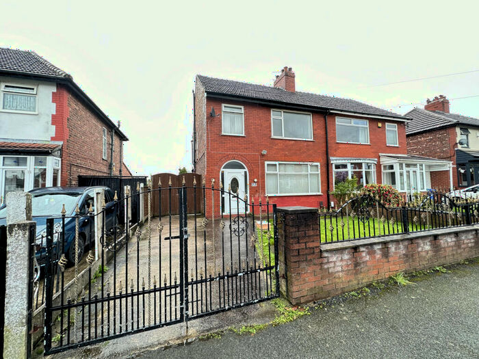3 Bedroom Semi-Detached House To Rent In Cringle Road, Manchester, Greater Manchester, M19
