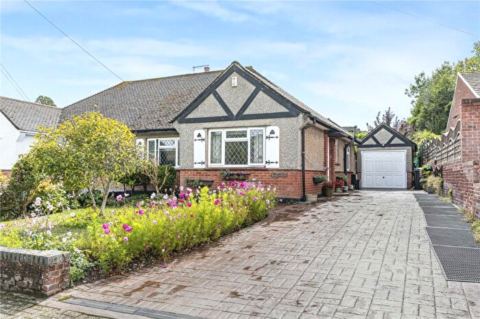 2 Bedroom Bungalow For Sale In Turnpike Drive, Orpington, BR6