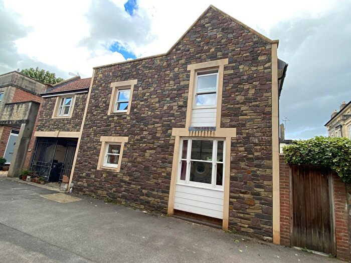 3 Bedroom Detached House To Rent In Thorndale Mews, Bristol, BS8
