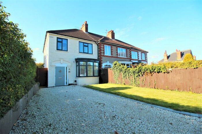3 Bedroom Semi-Detached House To Rent In Scartho Road, Grimsby, Lincolnshire, DN33