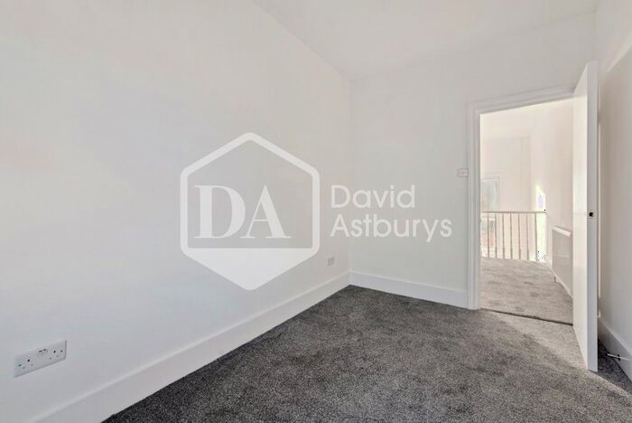 2 Bedroom Flat To Rent In Coleridge Road, Crouch End, London, N8