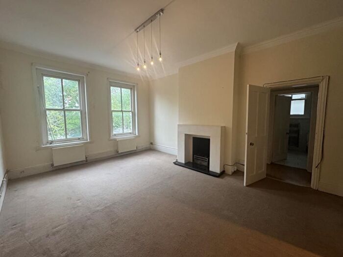 2 Bedroom Flat To Rent In Dartmouth Road, London, NW2
