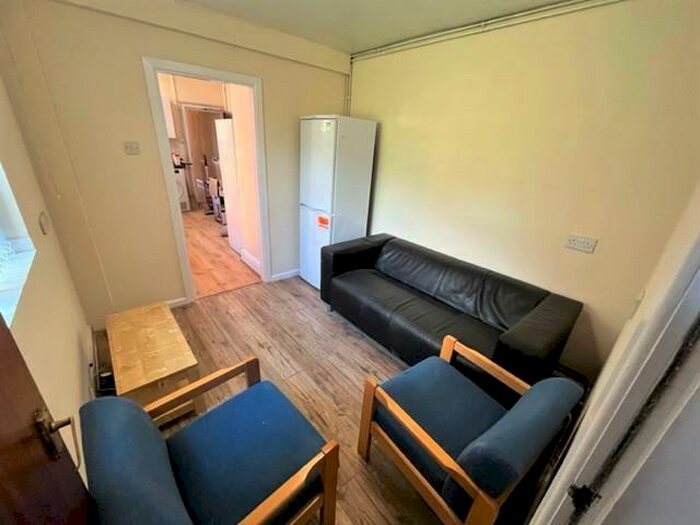 5 Bedroom Semi-Detached House To Rent In Bournbrook Road, Selly Oak, Birmingham, B29